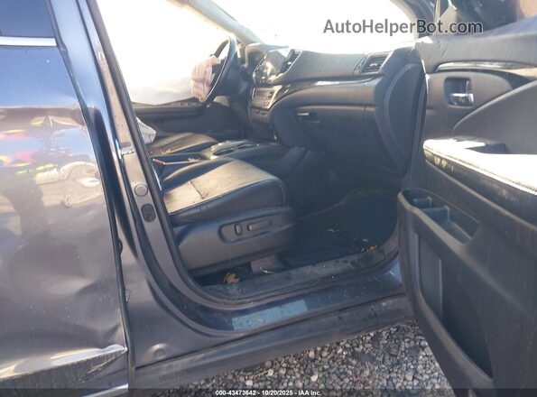 5FNYF6H01KB083323 2019 HONDA PILOT Gray Front interior view