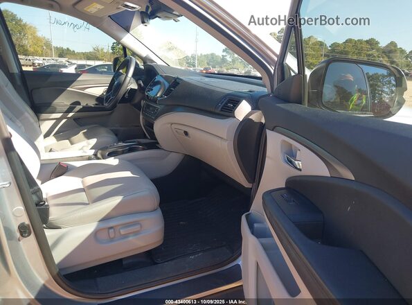 5FNYF6H22MB022146 2021 HONDA PILOT Silver Widok wnętrza z przodu