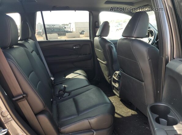 5FNYF8H53MB007726 2021 HONDA PASSPORT Gray Widok wnętrza z tyłu