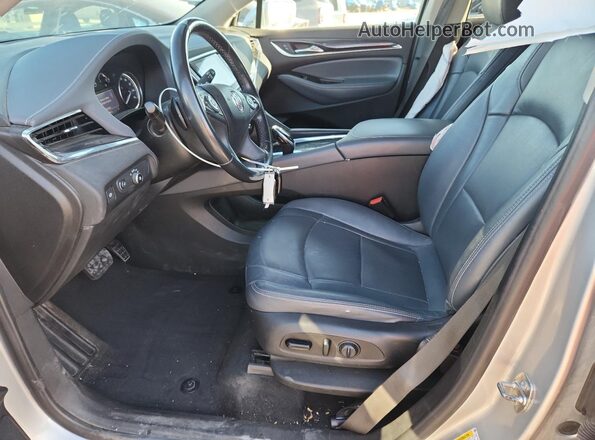 5GAEVAKW1LJ270658 2020 BUICK ENCLAVE Silver Widok wnętrza z przodu