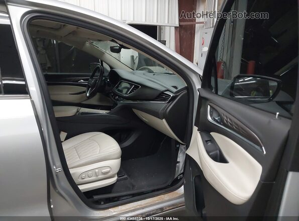 5GAEVCKW7NJ165458 2022 BUICK ENCLAVE Silver წინა სალონის ხედი