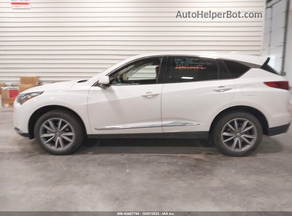 5J8TC2H53PL015912 2023 ACURA RDX White 360 interior view