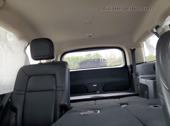5LM5J6XC5RGL01124 2024 LINCOLN AVIATOR Silver Widok tylnych siedzeń