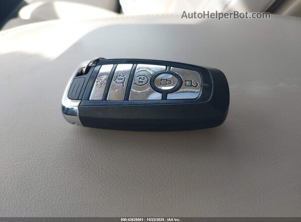5LM5J7XC0MGL04124 2021 LINCOLN AVIATOR Red Առջևի վահանակի տեսք