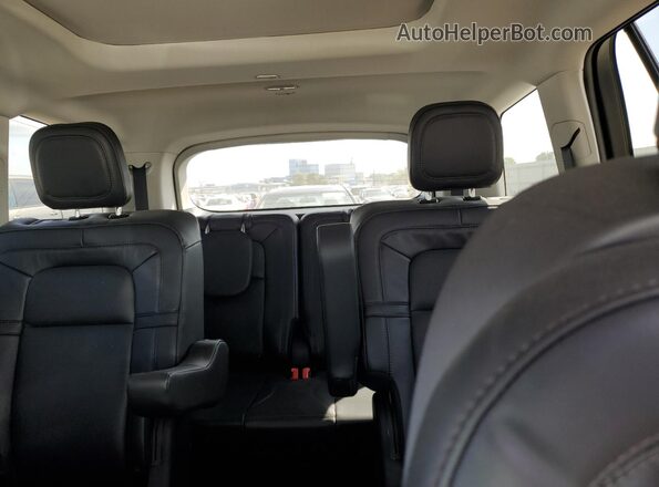 5LM5J7XC1SGL25187 2025 LINCOLN AVIATOR White Rear seats view