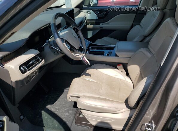 5LM5J7XC2MGL12368 2021 LINCOLN AVIATOR Gold Front interior view