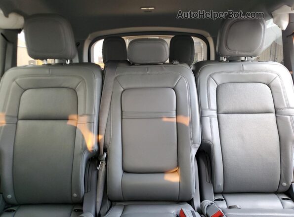 5LM5J7XC5LGL01413 2020 LINCOLN AVIATOR Черный Вид задних сидений