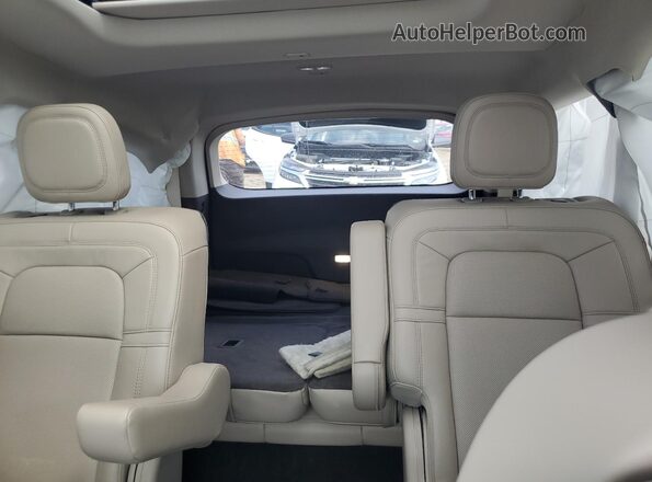 5LM5J7XC5NGL22393 2022 LINCOLN AVIATOR Blue Հետևի նստատեղերի տեսք