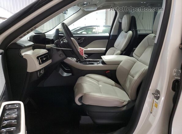 5LM5J7XC6SGL03136 2025 LINCOLN AVIATOR White Front interior view