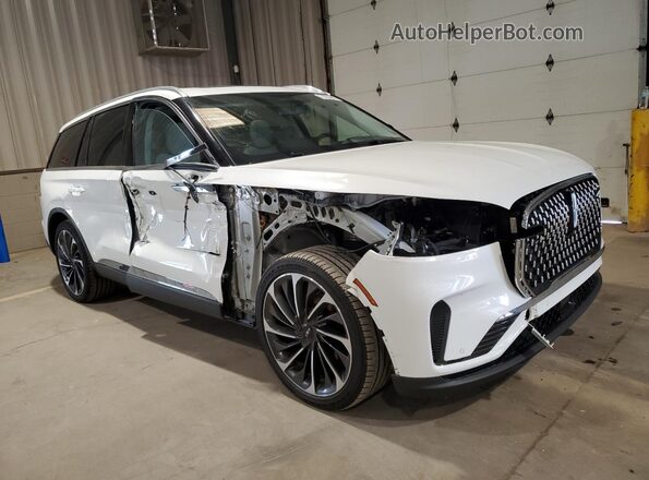 5LM5J7XC6SGL03136 2025 LINCOLN AVIATOR White Front right