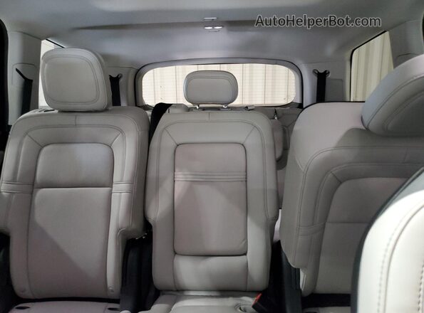 5LM5J7XC6SGL03136 2025 LINCOLN AVIATOR White Rear seats view