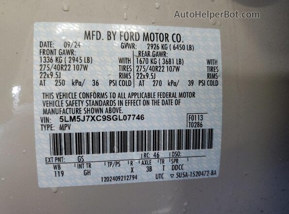 5LM5J7XC9SGL07746 2025 LINCOLN AVIATOR White Widok wnętrza 360 stopni