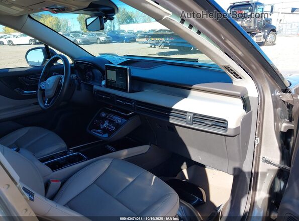 5LMCJ1C94LUL15710 2020 LINCOLN CORSAIR Tan Front interior view