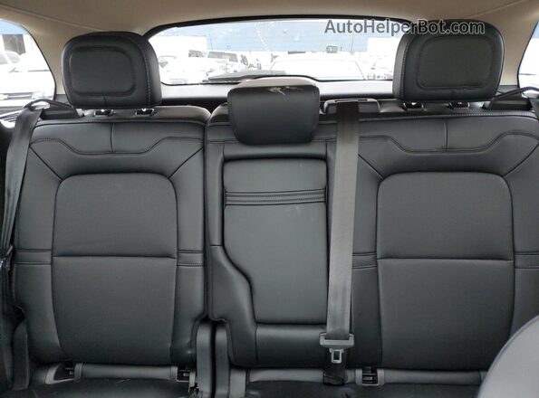 5LMCJ1DAXRUL21674 2024 LINCOLN CORSAIR Gray Vista de los asientos traseros