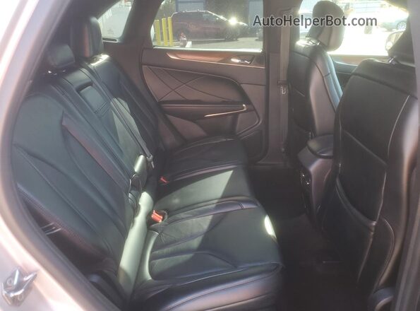 5LMCJ2C93JUL30928 2018 LINCOLN MKC Серебряный 
