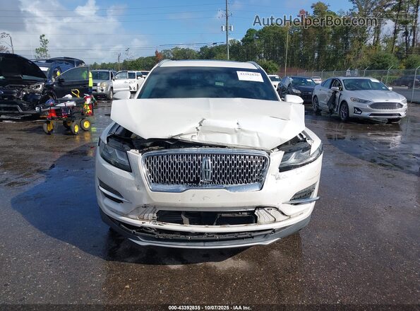 5LMCJ3C9XKUL43621 2019 LINCOLN MKC White Instrument cluster view