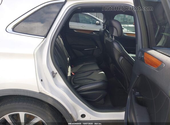 5LMCJ3C9XKUL43621 2019 LINCOLN MKC White VIN sticker view