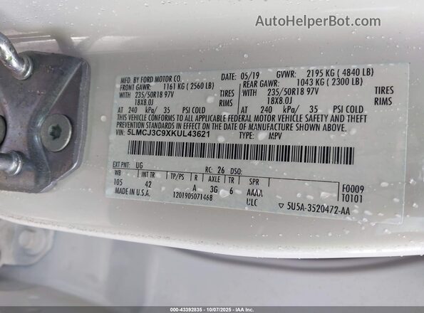 5LMCJ3C9XKUL43621 2019 LINCOLN MKC White Engine compartment view