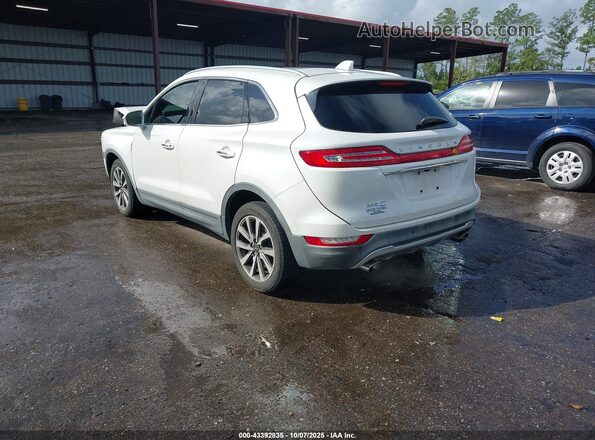 5LMCJ3C9XKUL43621 2019 LINCOLN MKC White Rear left