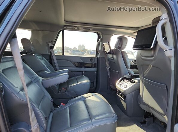 5LMJJ2HT2JEL13852 2018 LINCOLN NAVIGATOR Черный Вид задней части салона
