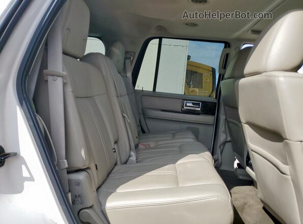 5LMJJ2HT8HEL10044 2017 LINCOLN NAVIGATOR White Rear interior view
