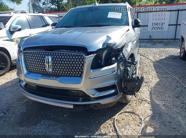 5LMJJ2KT6LEL10576 2020 LINCOLN NAVIGATOR Gray Widok z przodu