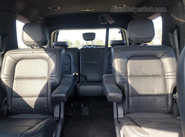 5LMJJ2LG5REL10031 2024 LINCOLN NAVIGATOR Gray Вид задніх сидінь