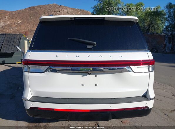 5LMJJ2LG6REL12340 2024 LINCOLN NAVIGATOR Белый 