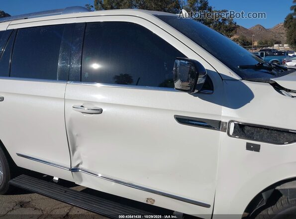 5LMJJ2LG6REL12340 2024 LINCOLN NAVIGATOR Белый 