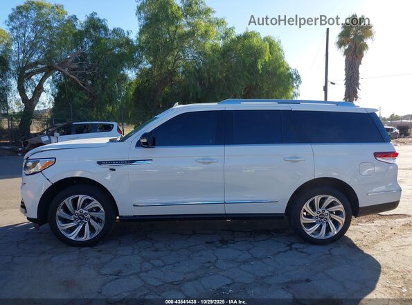 5LMJJ2LG6REL12340 2024 LINCOLN NAVIGATOR Белый Вид задней части салона