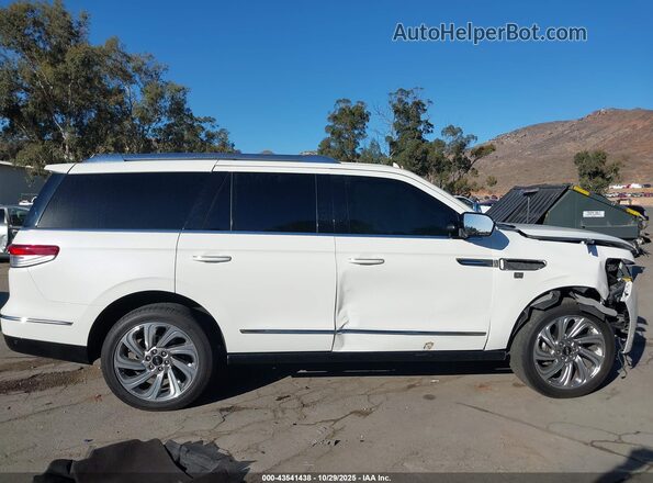 5LMJJ2LG6REL12340 2024 LINCOLN NAVIGATOR Белый Вид щитка приборов