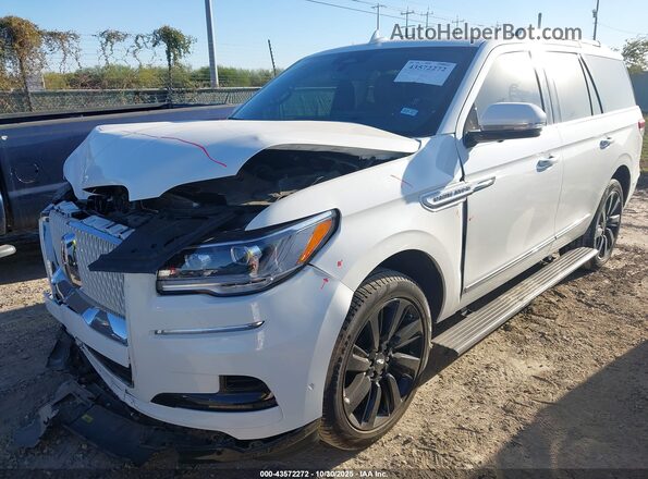 5LMJJ2LG7REL24559 2024 LINCOLN NAVIGATOR White Առջևի ձախ երեք քառորդ տեսարան