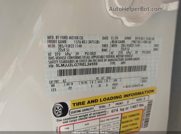 5LMJJ2LG7REL24559 2024 LINCOLN NAVIGATOR White Շարժիչի բաժամունքի տեսք
