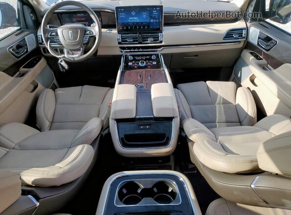 5LMJJ2LG8REL05261 2024 LINCOLN NAVIGATOR Blue Առջևի վահանակի տեսք