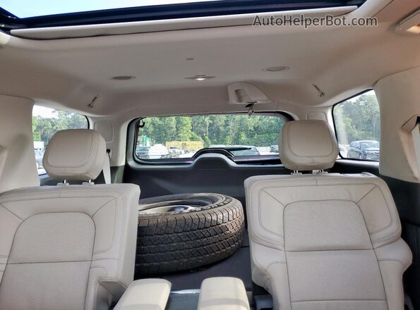 5LMJJ2LG8REL05261 2024 LINCOLN NAVIGATOR Blue Հետևի նստատեղերի տեսք
