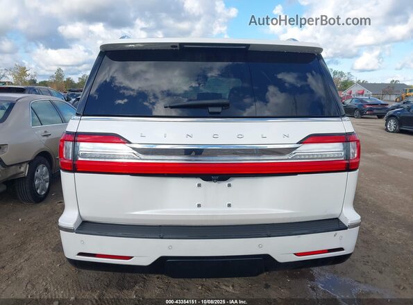 5LMJJ2LT2JEL11011 2018 LINCOLN NAVIGATOR White 
