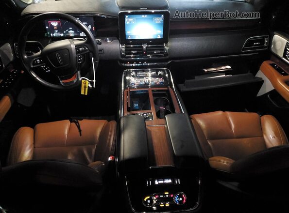 5LMJJ2LT3LEL17788 2020 LINCOLN NAVIGATOR White Widok deski rozdzielczej