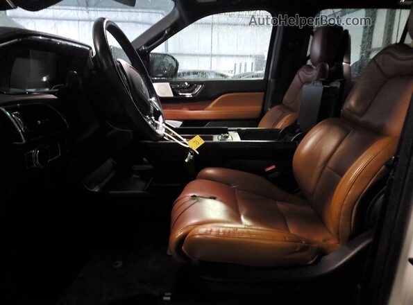 5LMJJ2LT3LEL17788 2020 LINCOLN NAVIGATOR White Widok wnętrza z przodu