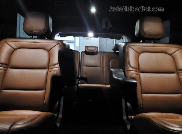 5LMJJ2LT3LEL17788 2020 LINCOLN NAVIGATOR White Widok tylnych siedzeń