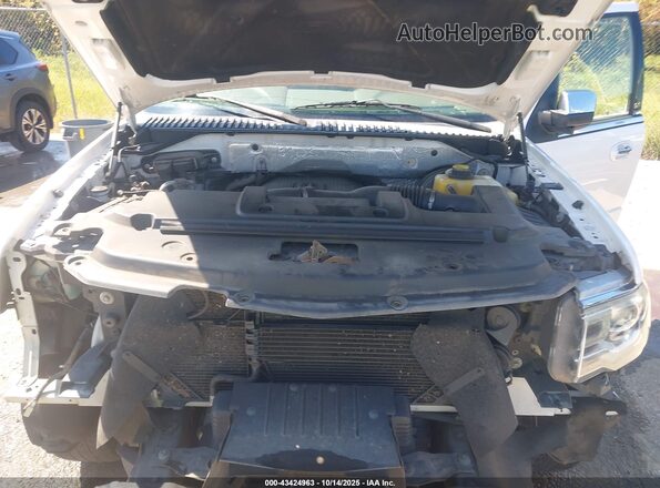 5LMJJ3HT8GEL11330 2016 LINCOLN NAVIGATOR L White Вид ззаду