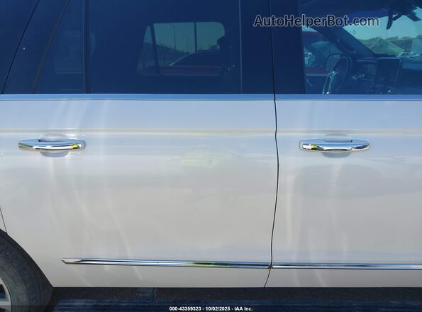 5LMJJ3HT8KEL14611 2019 LINCOLN NAVIGATOR L White Vista interior trasera