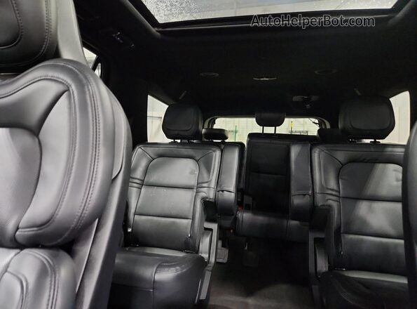 5LMJJ3LG6REL22923 2024 LINCOLN NAVIGATOR Black Вид задніх сидінь