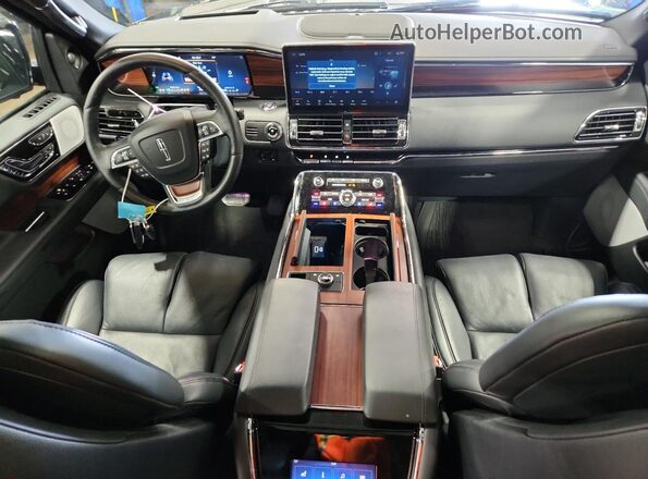 5LMJJ3LG6REL22923 2024 LINCOLN NAVIGATOR Black Вид панелі приладів