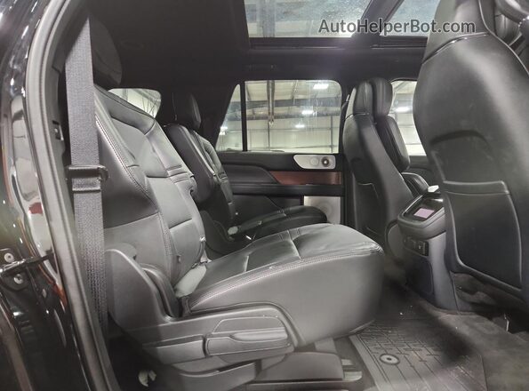 5LMJJ3LG6REL22923 2024 LINCOLN NAVIGATOR Black Вид задньої частини салону