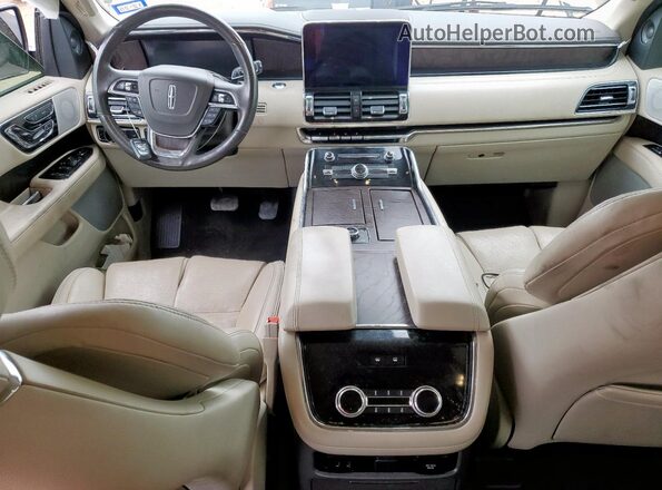 5LMJJ3LT7LEL19002 2020 LINCOLN NAVIGATOR Белый Вид панели приборов