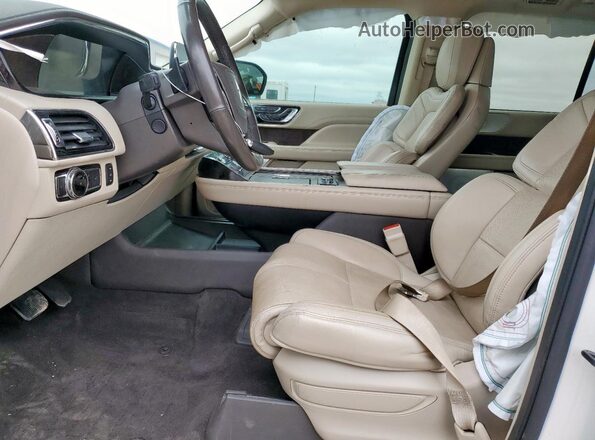 5LMJJ3LT7LEL19002 2020 LINCOLN NAVIGATOR Белый Вид салона спереди