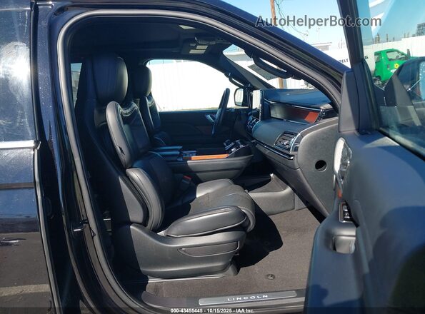5LMJJ3LT9LEL08387 2020 LINCOLN NAVIGATOR Black Front interior view