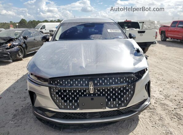 5LMPJ8JA9RJ825522 2024 LINCOLN NAUTILUS Silver Widok z przodu