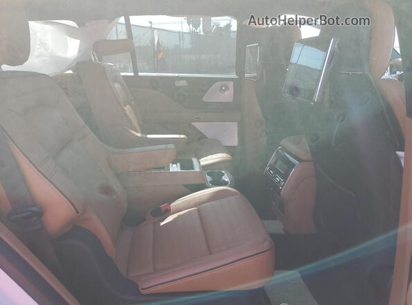 5LMYJ9YY7NNL00894 2022 LINCOLN AVIATOR White Rear interior view
