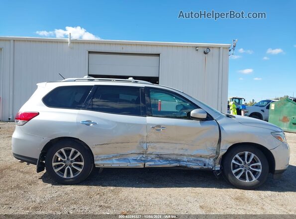 5N1AR2MM6GC613408 2016 NISSAN PATHFINDER Silver Rear interior view